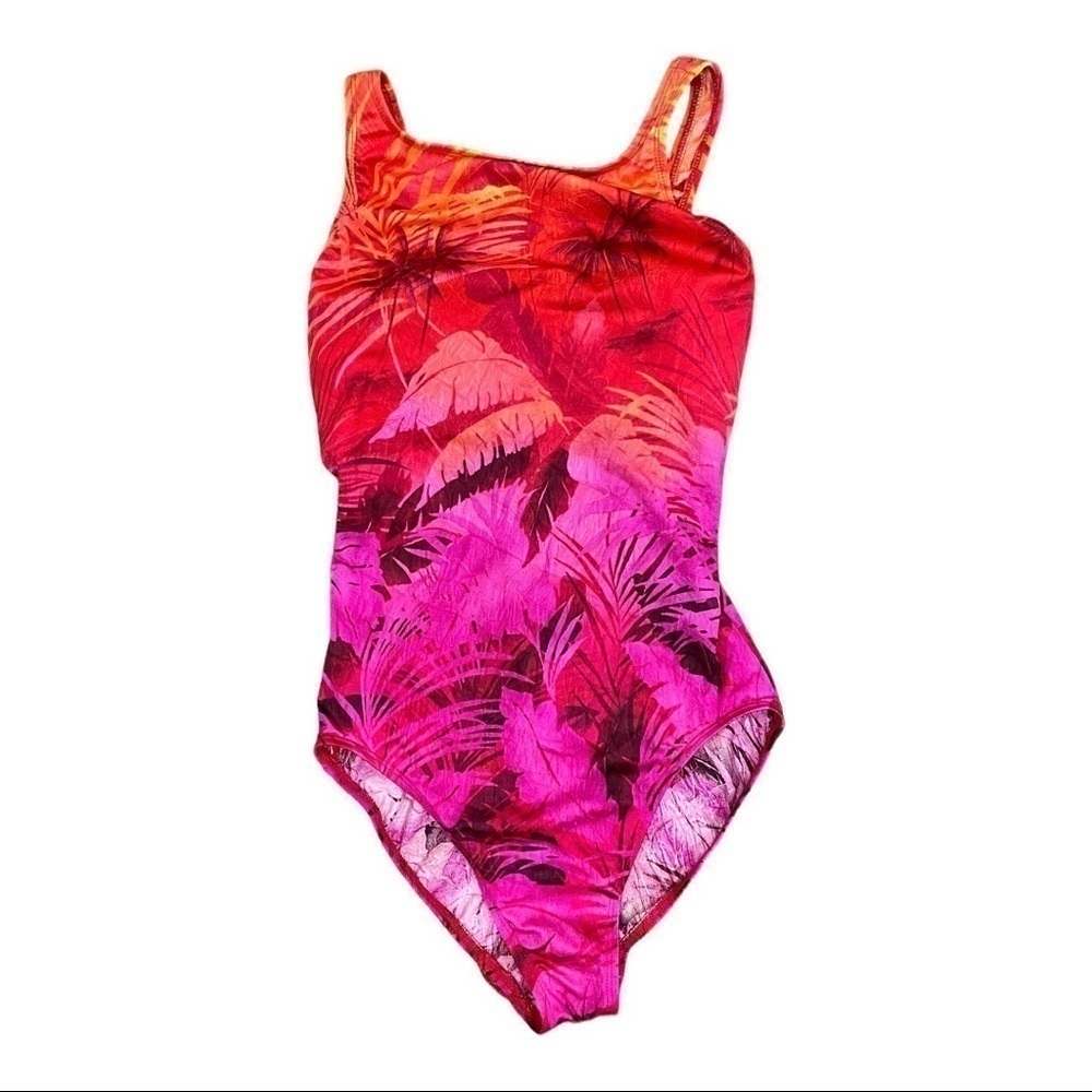 𝅺BEACH Native one piece racer style swim suit.